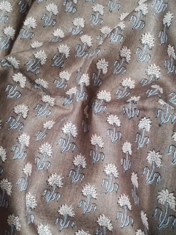 Linen Print #14 — Daisy Sprig on Taupe
